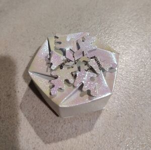 Beautiful Avon jewelry set is the  perfect gift for a special occasion / holiday